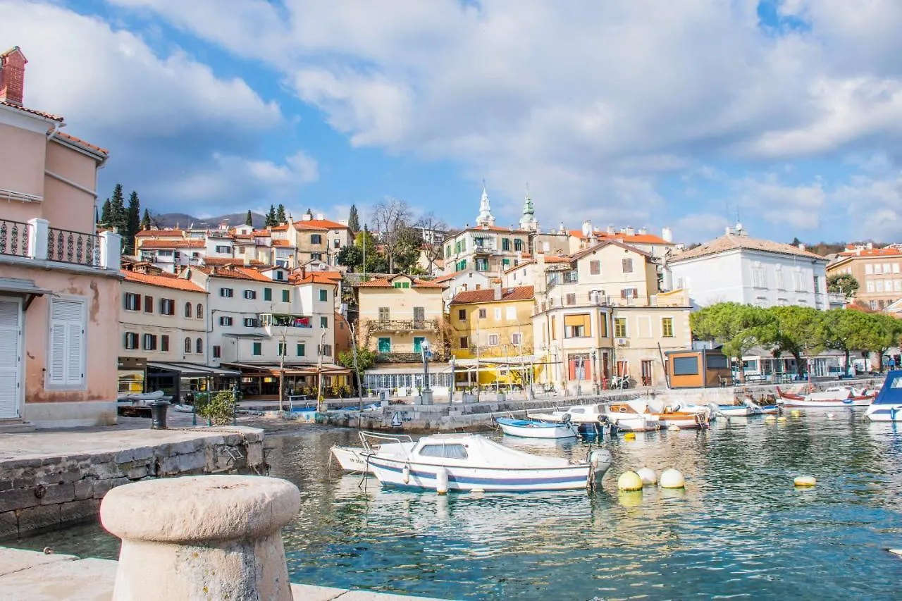 Apartments Anita Near Opatija With Private Parking Matulji