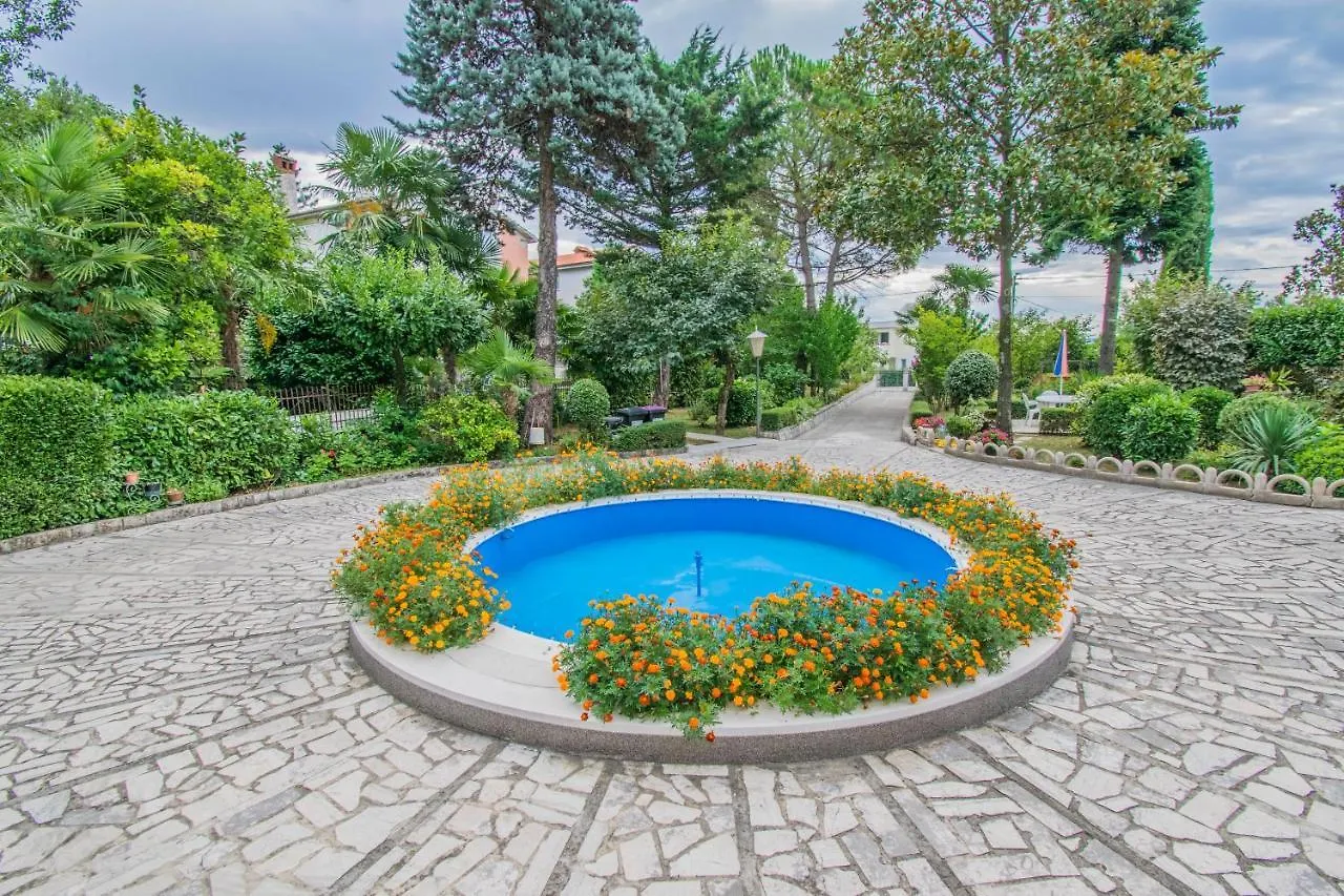 Apartments Anita Near Opatija With Private Parking Matulji 0*,  Kroatië